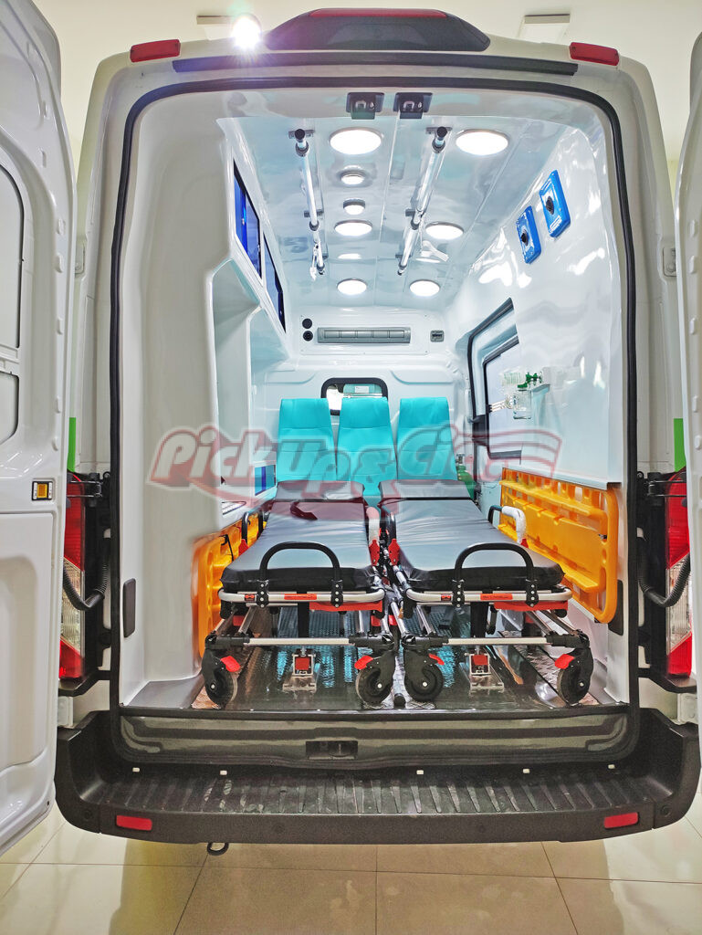 transformação ambulancia ford transit UTI com 2 macas.